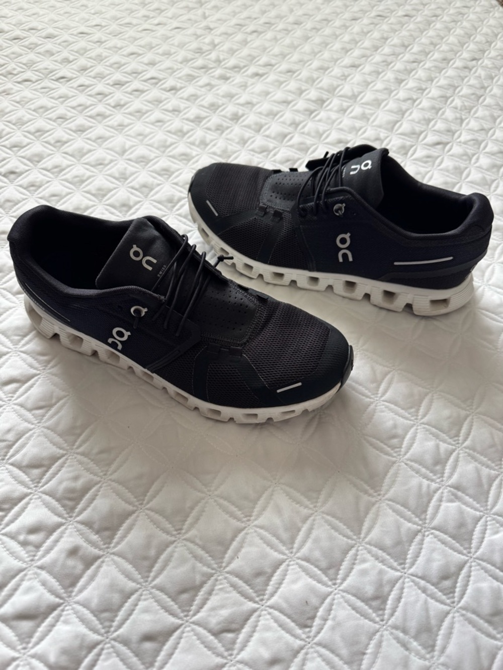 On Running Men's Cloud 5 Black White Running Slip On Sneaker Shoes Size 9